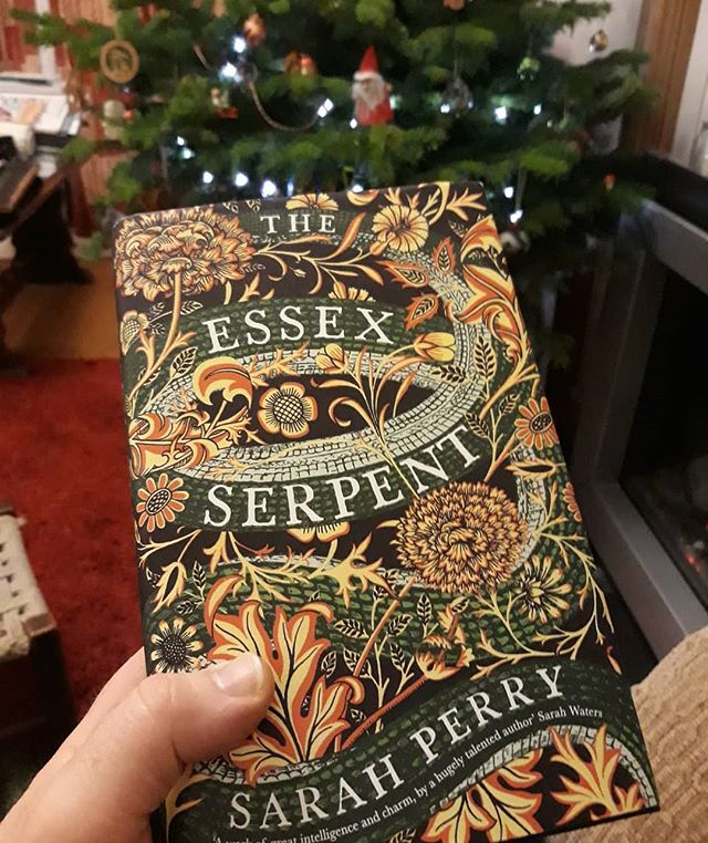 I bought this book for @vnemma about 2 years ago and have been waiting to read it for myself for all that time. She's finally read it do that means I can now! #amreading #TheEssexSerpent @sarahgraceperry