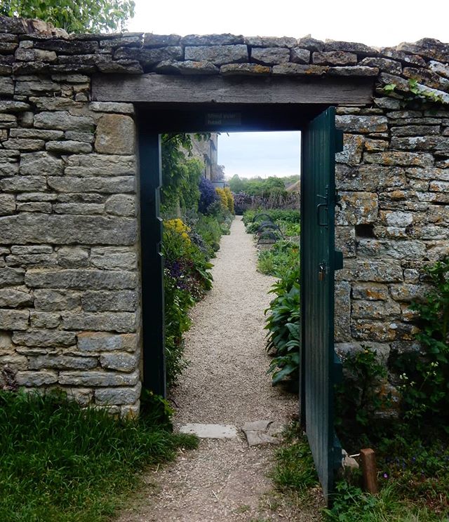 Through doorways... #throughdoorways #whatwondersawait